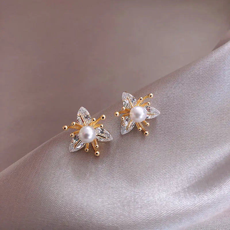 S925 Silver Pearl Petal Stud Earrings (Minimalist Design)